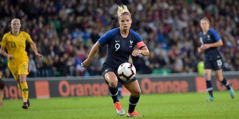 Nike et adidas déploient leurs plans de communication autour de la coupe… Football féminin : les enjeux de France - Japon