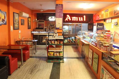 The shop has three flavours available. Amul Franchise | Amul Ice cream Parlour Franchise | Amul ...