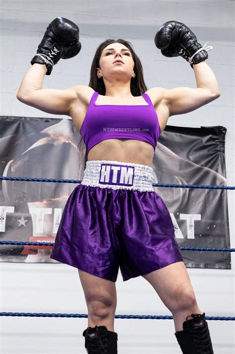 The Hammer Flexing Boxing Woman By Boxingwrestling On Deviantart
