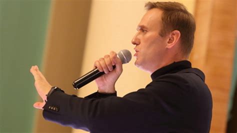 Картинки по запросу задержание навального "Задержали силой и увели": В ФБК пожаловались на ...