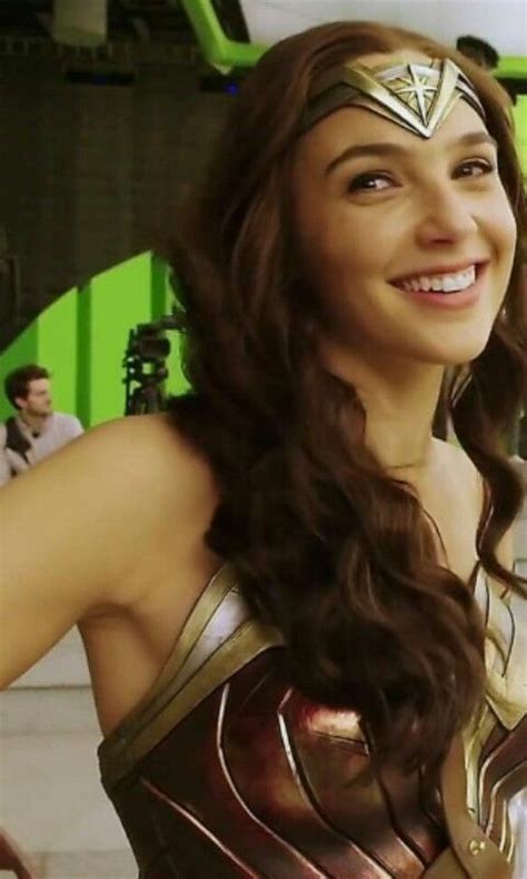 Gal Gadot In The Set Of Justice League Divas Beautiful Smile Wonder