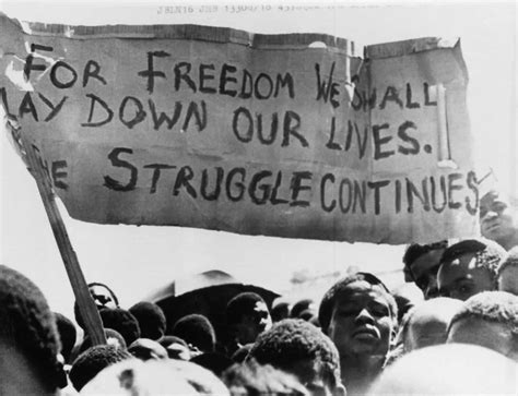 35 Pictures Of Nelson Mandelas Struggle To End Apartheid In South Africa