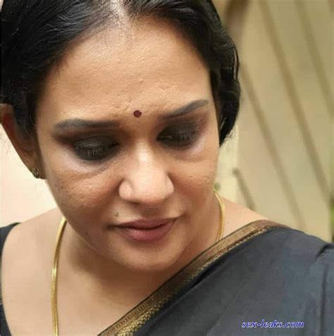 parvathi aunty huge boobs photos sex leaks
