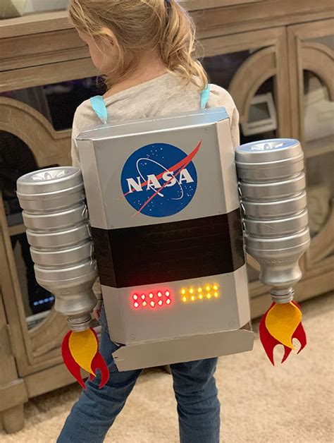 Diy Light Up Astronaut Jet Pack Diy Costumes Kids Diy Astronaut
