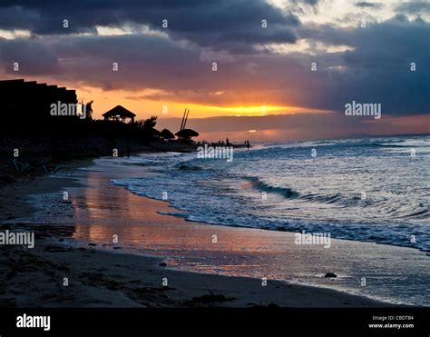 Sunset On A Beach In Varadero Cuba Stock Photo Alamy