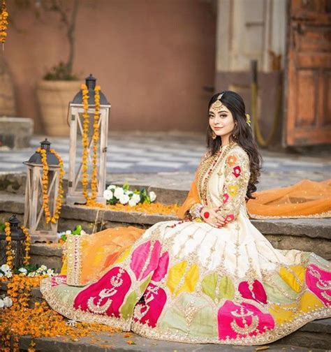 Pin By Zai Noor🦄 On Pakistani Divas In 2020 Bridal Mehndi Dresses