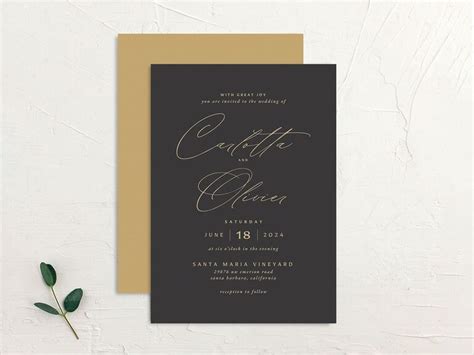19 Classic Wedding Invitations That Are Truly Timeless
