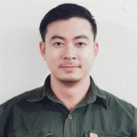 Le Duy Nguyen Order Fulfillment Associate Holt Renfrew Linkedin