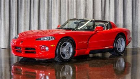 Spend Your Retirement Fund On This Pristine 1993 Dodge Viper Rt10 With