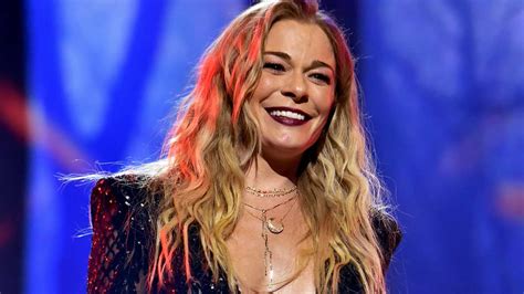 Leann Rimes Flaunts Sculpted Abs And Tiny Waist In Daring Cut Out Dress Fans React Hello