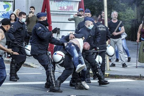 Conings meme are flooding on facebook after he threatened a virologist and then vanished. Bruxelles: retour au calme après la manifestation des ...