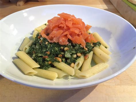 Pasta met spinazie en gerookte zalm