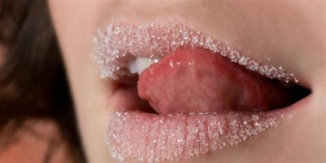 Descubre cómo conseguir unos labios jugosos y cuidados Bezzia