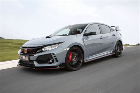 Use for comparison purposes only. Review - 2018 Honda Civic Type R - Review