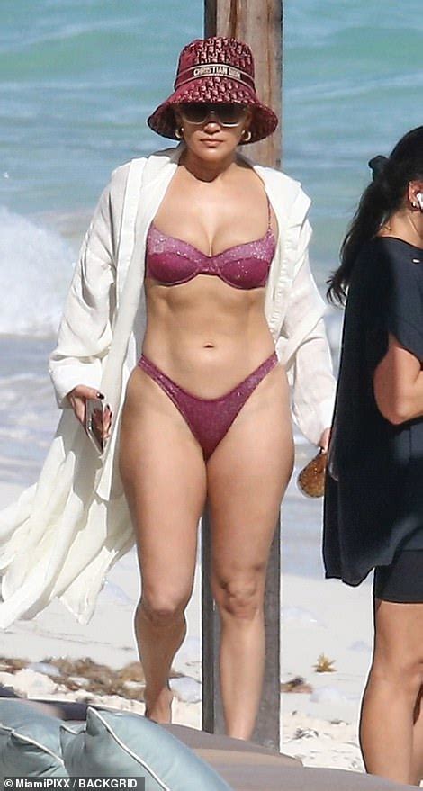 Jennifer Lopez Sends Temperatures Soaring As She Works Her Body In A