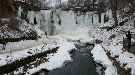 Frozen Minnehaha Falls In Minneapolis Youtube