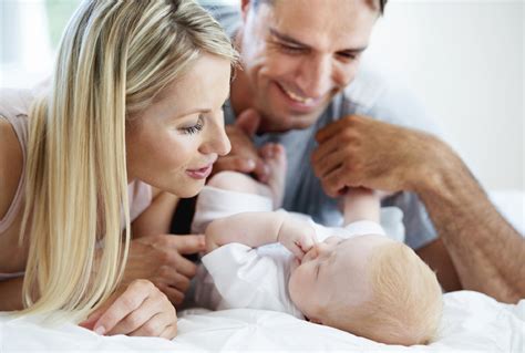 Mothers And Fathers Interact With Their Infants Differently Redorbit