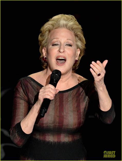 Bette Midler Performs Wind Beneath My Wings At Oscars Video