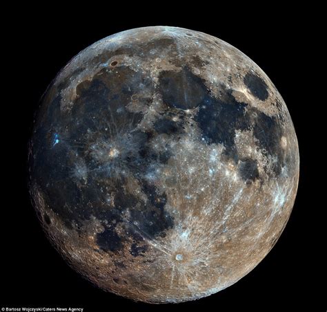 Now That Is A Super Moon Image Made Of 32000 Photographs