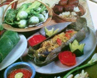 Rumah makan di bandung ya. Makanan Khas Sunda Jawa Barat Nama Masakan Kuliner ...