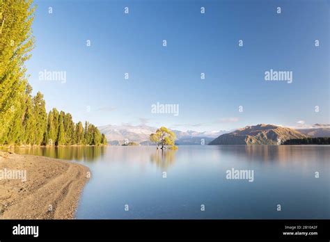 Lake Wanaka High Resolution Stock Photography And Images Alamy