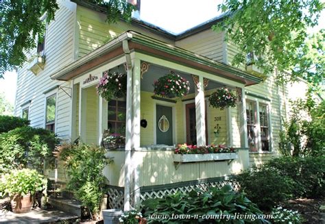Summer Farmhouse Porch Decorating Ideas Town And Country Living