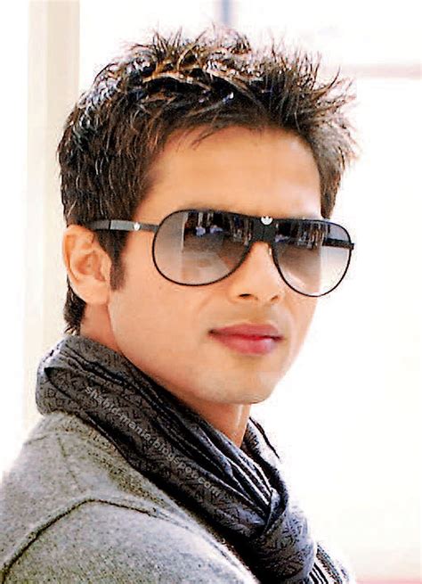 Bollywood Handsome Actor Shahid Kapoor Pictures April 2012