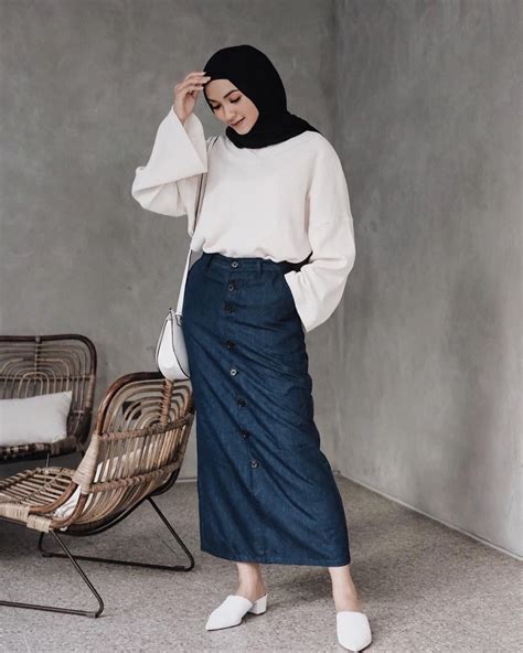 ootd hijab rok jeans 25 trend terbaru ootd hijab simple rok jeans flatpop megan tak lupa