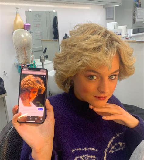 Emma corrin fala sobre pelos corporais e como se tornou. The Crown's Emma Corrin thinks Diana hair makes her look ...