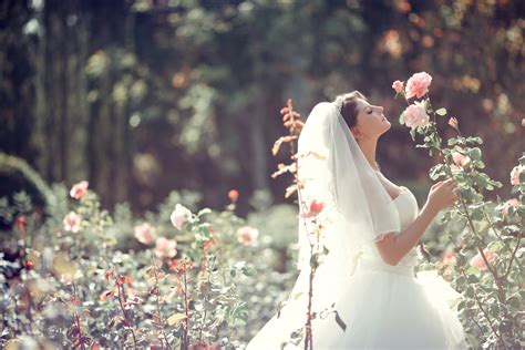Unique And Wonderful Wedding Theme Ideas Alice In Weddingland Wedding Blog