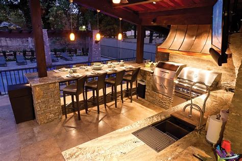 20 Beautiful Outdoor Kitchens With Bars Housely
