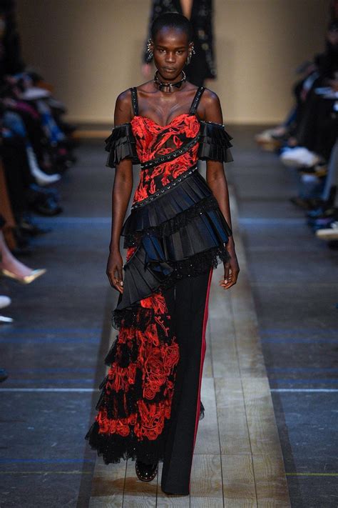 Alexander Mcqueen Fall 2019 Ready To Wear Collection Vogue Fashion