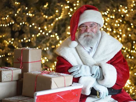 Calling All Santas And Elves Dobbies Launches Its Festive