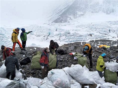 Worlds Highest Dumping Ground Five Tons Of Garbage Collected From