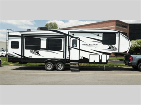 Reflection Review Youll Love What You See In This Fifth Wheel From