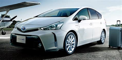 Unchanged for 2014, the toyota prius hybrid sedan continues to deliver exceptional gas mileage of up to 51 mpg while offering a unique exterior design and a wide variety of standard features and options. Leopaul's blog: Toyota Prius α/Daihatsu Mebius -2015 minor ...
