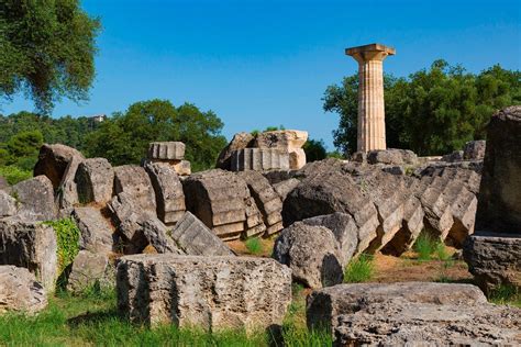 No santuário de olímpia, grécia, e erguida no templo de zeus. El templo de Zeus en Olimpia