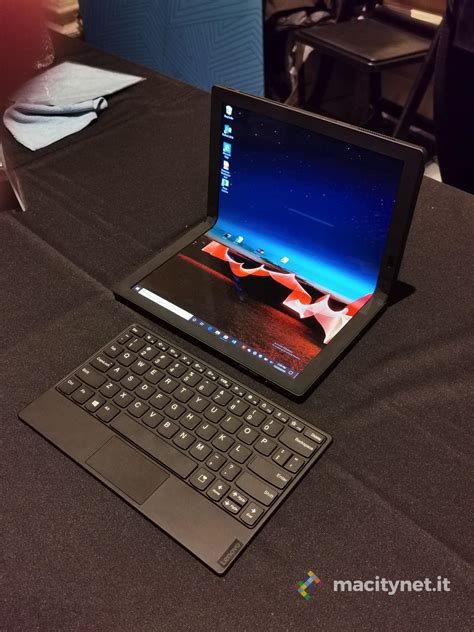 Lenovo Thinkpad X1 Fold Presa Di Contatto Con Il Primo Pc Pieghevole