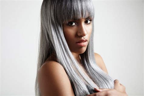 Transitioning To Gray Hair With Highlights Diy How To Guide
