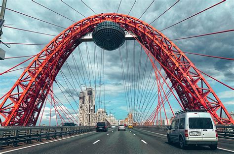 Живописный мост в Москве: история, как добратся, адрес моста с красной ...