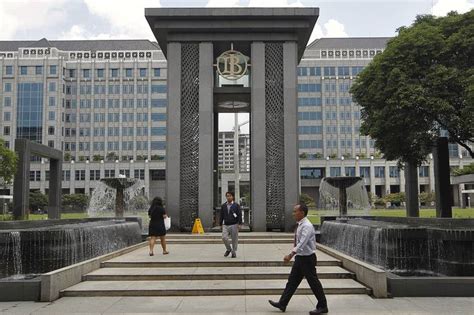 Bank artha graha internasional tbk pt. Bank Indonesia Cuts Rates as Emerging-Market Risk Appetite ...