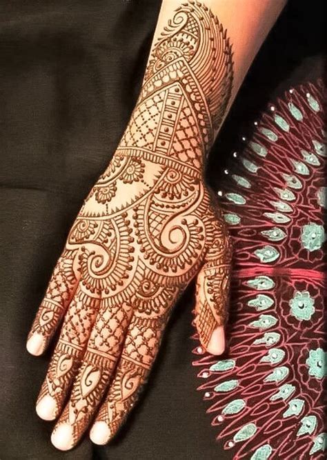 Download them for free in ai or eps format. 80+ Beautiful and Simple Mehndi Designs for an ultimate ...