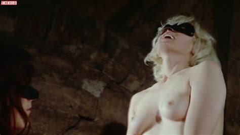 Nackte Pamela Stanford In Girl Slaves Of Morgana Le Fay