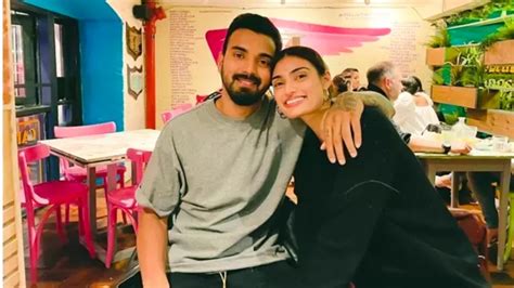 kl rahul and athiya shetty s wedding at 4 pm today know when will the couple make their first