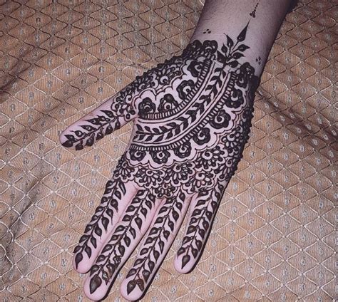 #hand #henna tattoo #henna #tattoed girls #tattoo #mandala #flowers #hennatattoo #hennaart #hennadesign #hennainspire. 50+ Easy Henna Designs For Beginners (2019) Small, Simple ...