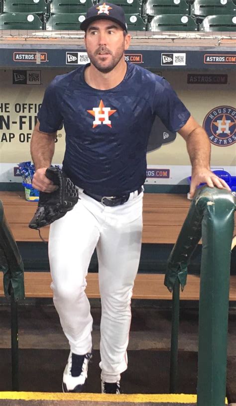 Justin Verlander Getting Ready To Throw His First Bullpen As An Astro