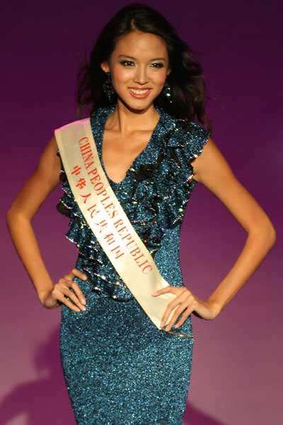 Miss China Zhang Zilin Waves After Been Crowned As Miss World 2007 In