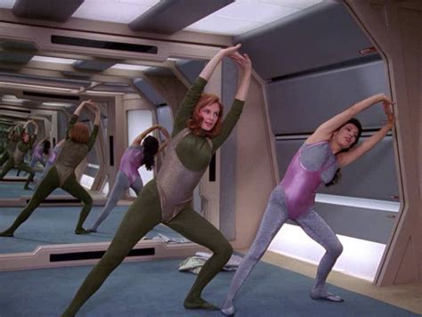 21 Times Dr Beverly Crusher Was Your Fashion Idol Beverly Crusher