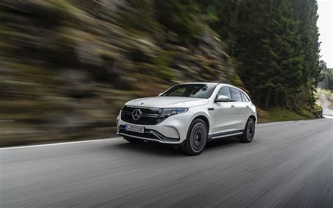 Review The Mercedes Benz Eqc 400 4matic Defines Electric Luxury
