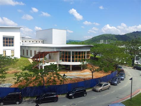 Explore nottingham malaysia's top courses. File:Block E, The University of Nottingham Malaysia Campus ...